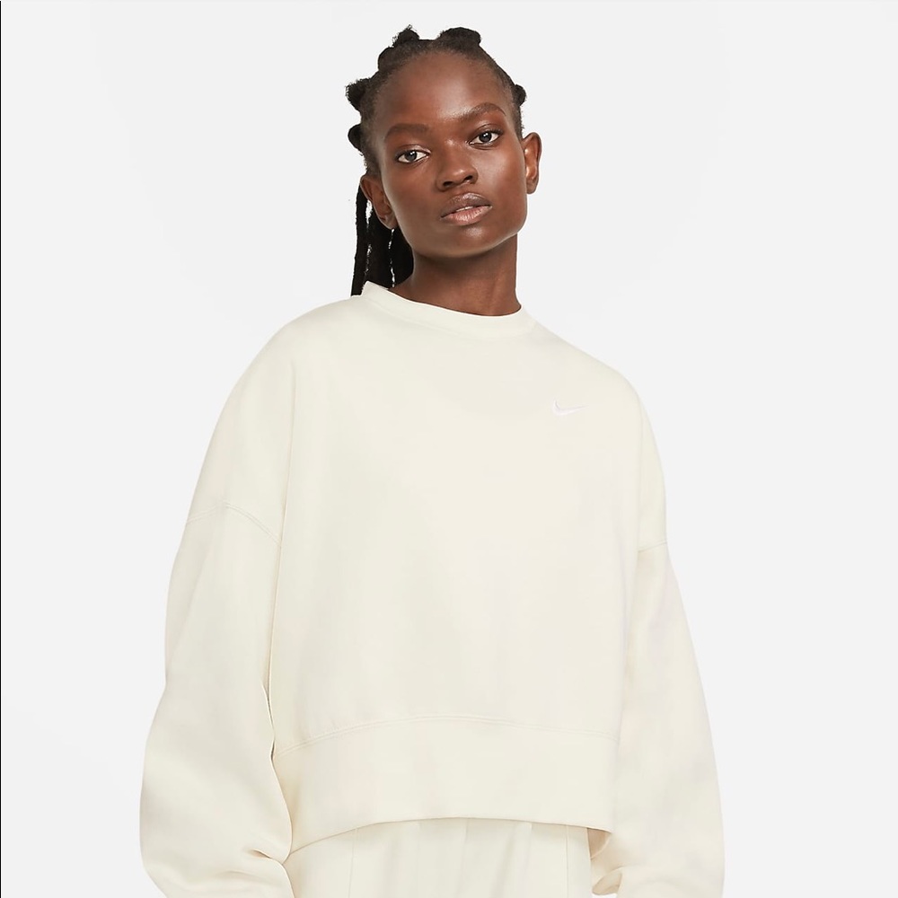 Nike Sportswear Essential Sweatshirt